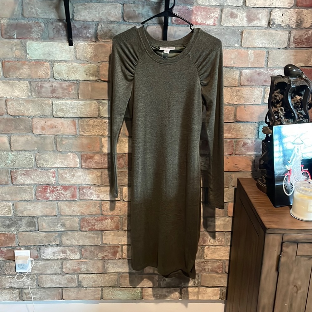 Green long sleeve maternity dress, stretchy